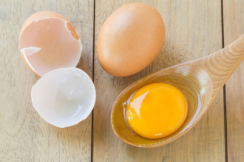Giải Pháp Xóa Nếp Nhăn Trên Khuôn Mặt Đơn Giản Hiệu Quả 2 Mặt nạ lòng trắng trứng gà