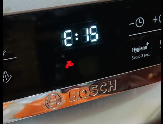 Giải Mã Nguyên Nhân Vòi Nước Đỏ Trên Máy Rửa Bát Bosch Và Cách Khắc Phục