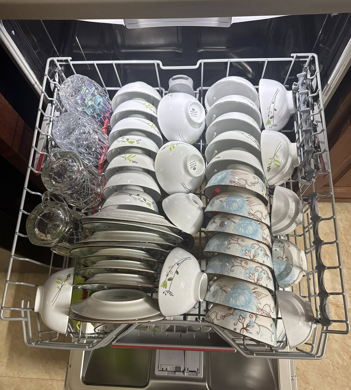 Mẹo Sắp Xếp Bát Đũa Trong Máy Rửa Bát Để Đạt Hiệu Quả Tối Ưu