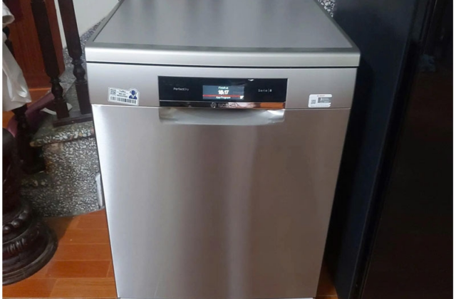 Tại Sao Máy Rửa Bát Bosch Serie 8 Không Tự Hé Cửa Mặc Dù Đã Cài Đặt Chế Độ Tự Động