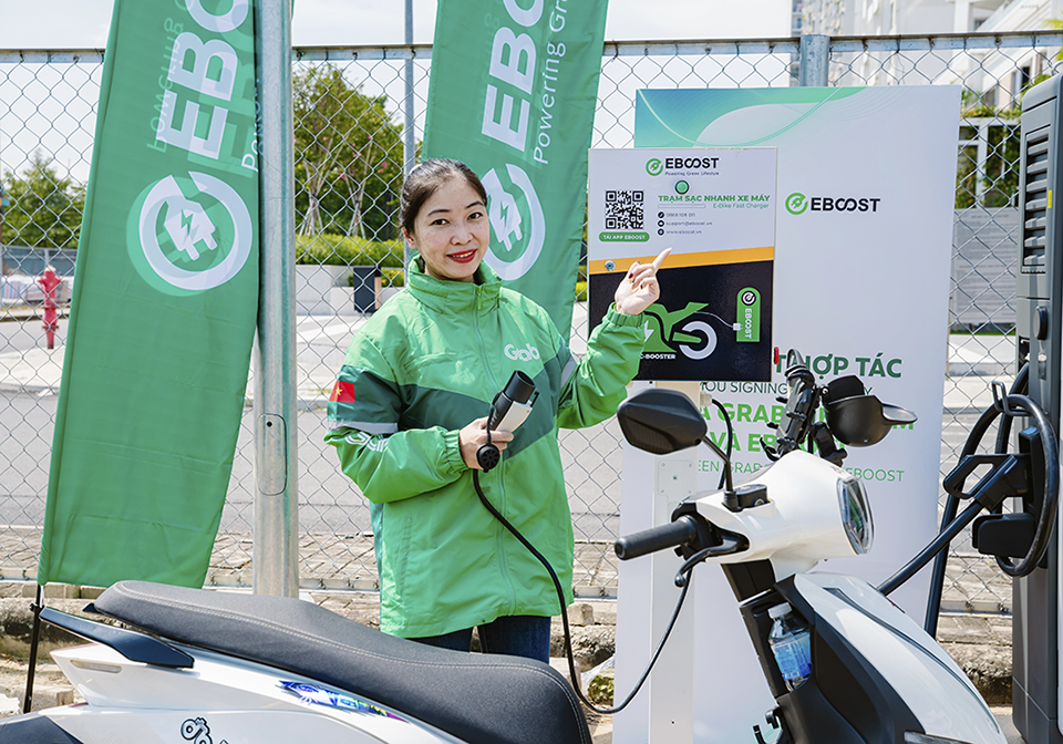 Grab Đầu Tư Mở Rộng Hệ Thống Cổng Sạc Xe Điện Tại Việt Nam