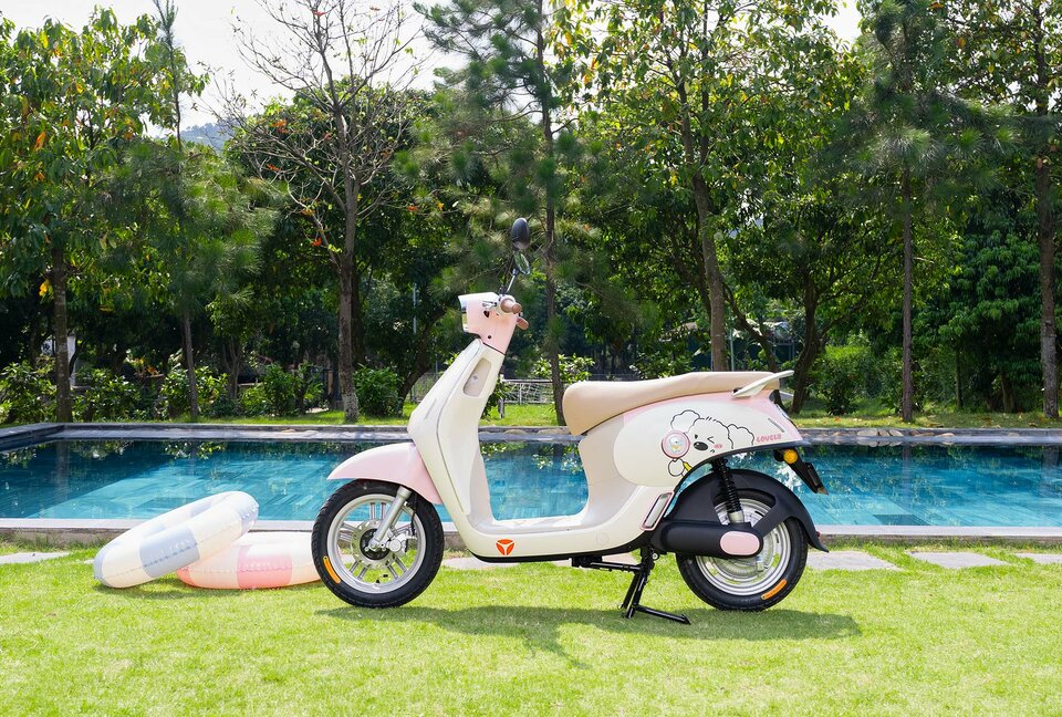 YADEA Omee: Xe Máy Điện Thông Minh Dành Riêng Cho Nữ Sinh Việt Nam